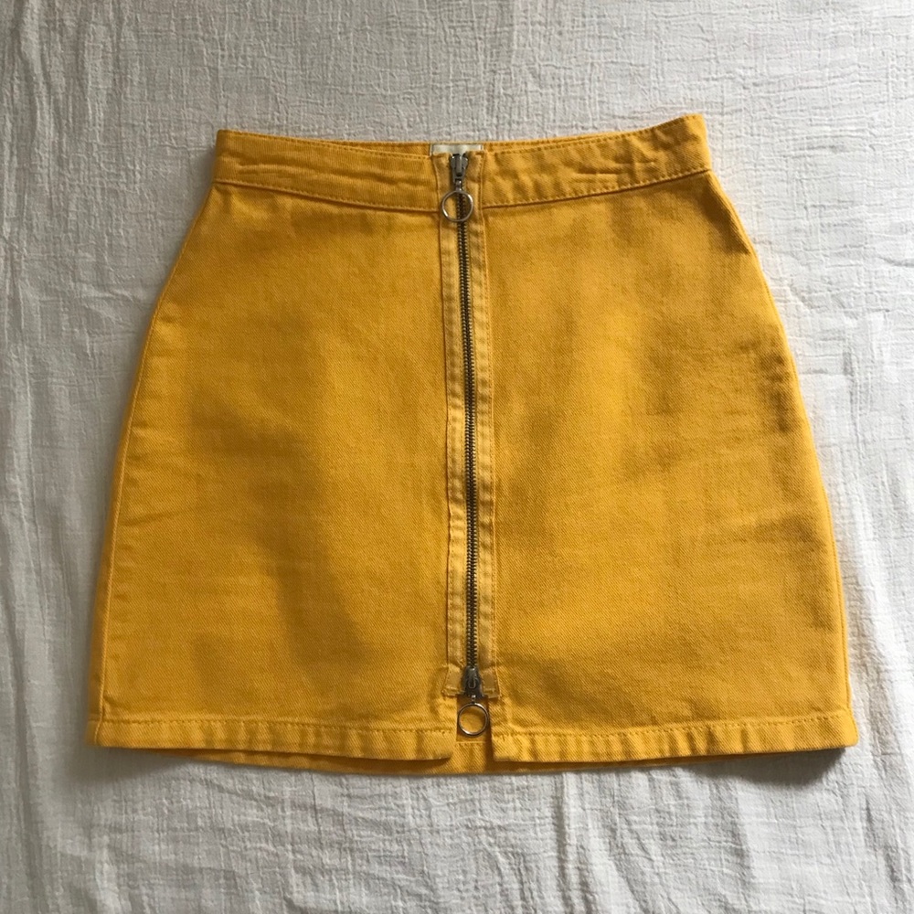 URBAN OUTFITTERS SKIRT